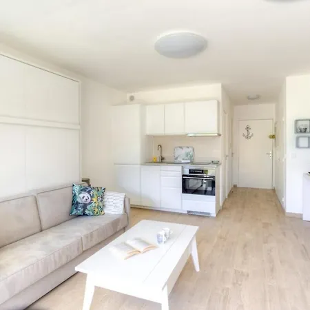 Private Air-conditioned Studio With Furnished Terrace In A Quiet Area