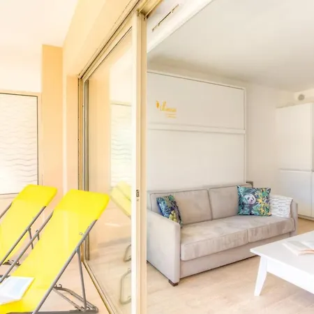 Private Air-conditioned Studio With Furnished Terrace In A Quiet Area Juan-les-Pins