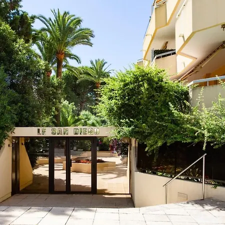Private Air-conditioned Studio With Furnished Terrace In A Quiet Area *