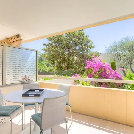 Private Air-conditioned Studio With Furnished Terrace In A Quiet Area Daire