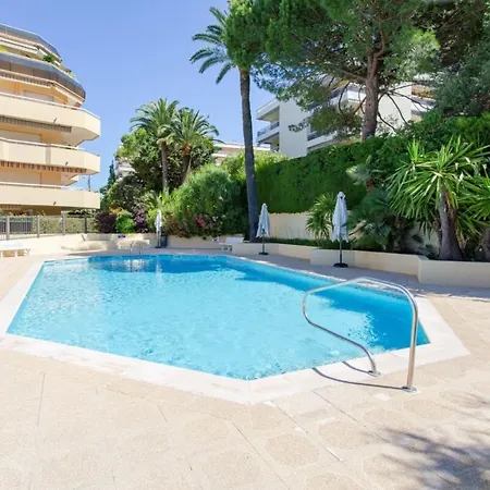 Private Air-conditioned Studio With Furnished Terrace In A Quiet Area Daire